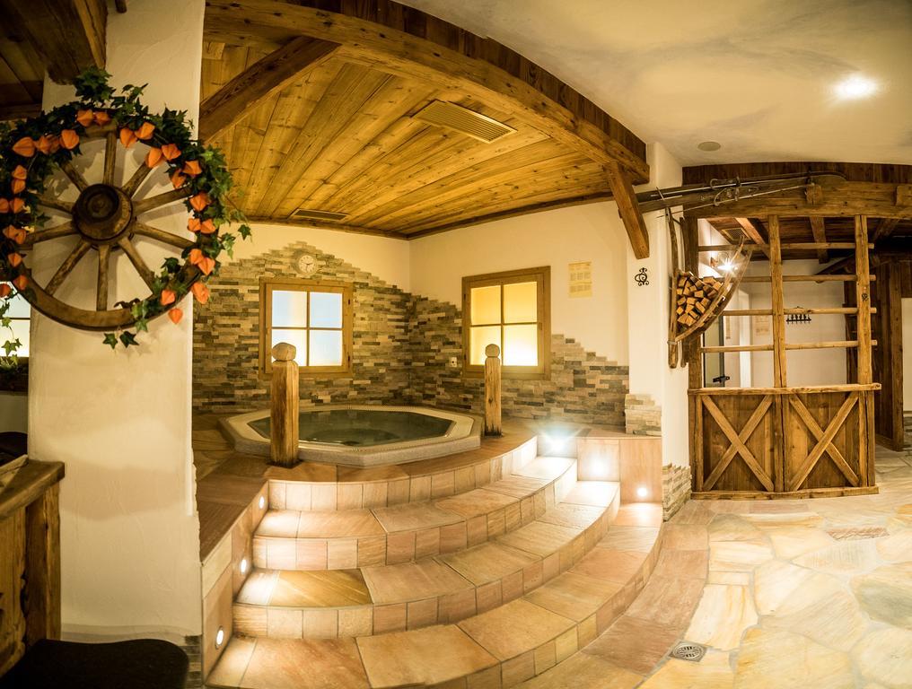 Hotel Pra Tlusel Selva di Val Gardena Luaran gambar