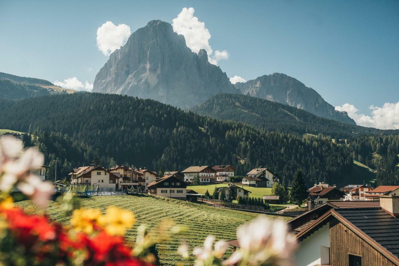 Hotel Pra Tlusel Selva di Val Gardena Luaran gambar